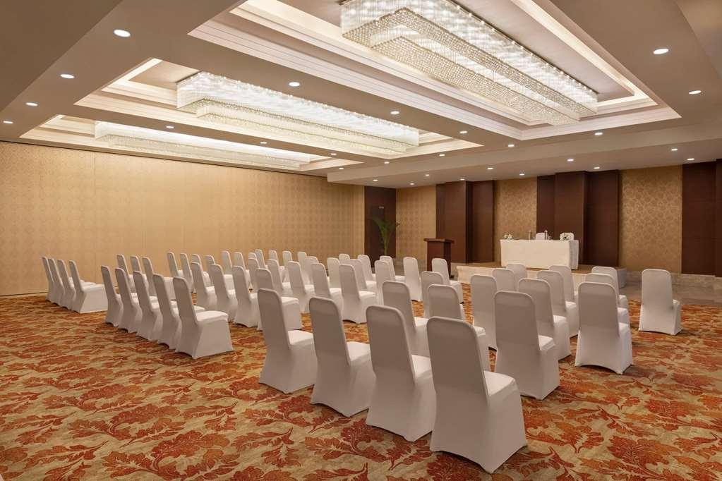 Ramada By Wyndham New Delhi Pitampura Hotel Съоръжения снимка