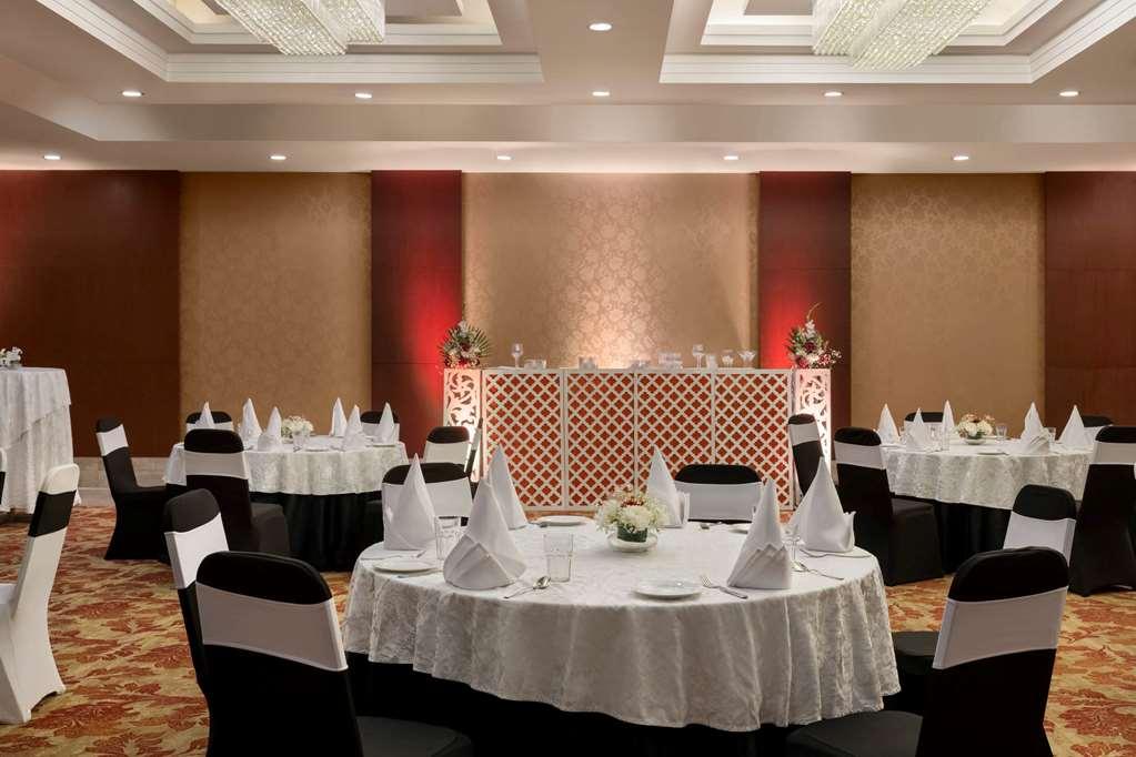 Ramada By Wyndham New Delhi Pitampura Hotel Съоръжения снимка